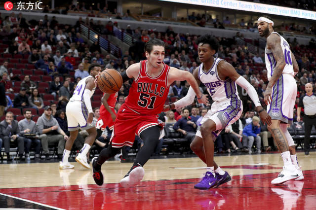 的背后有着 的背后有着