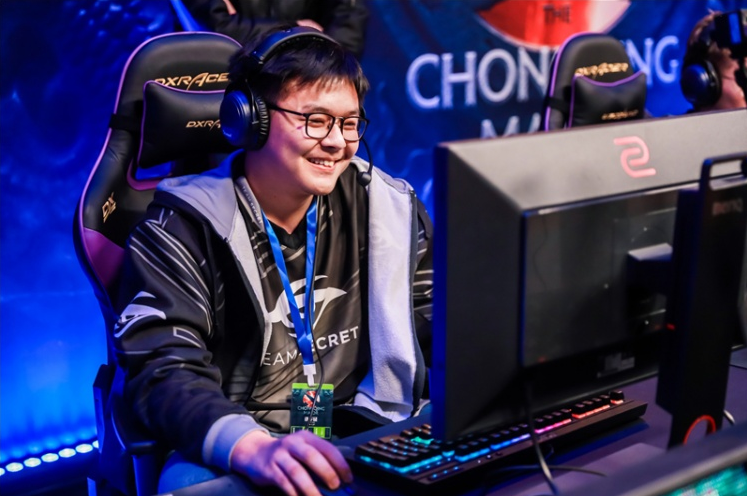 版与签名版 版与签名版