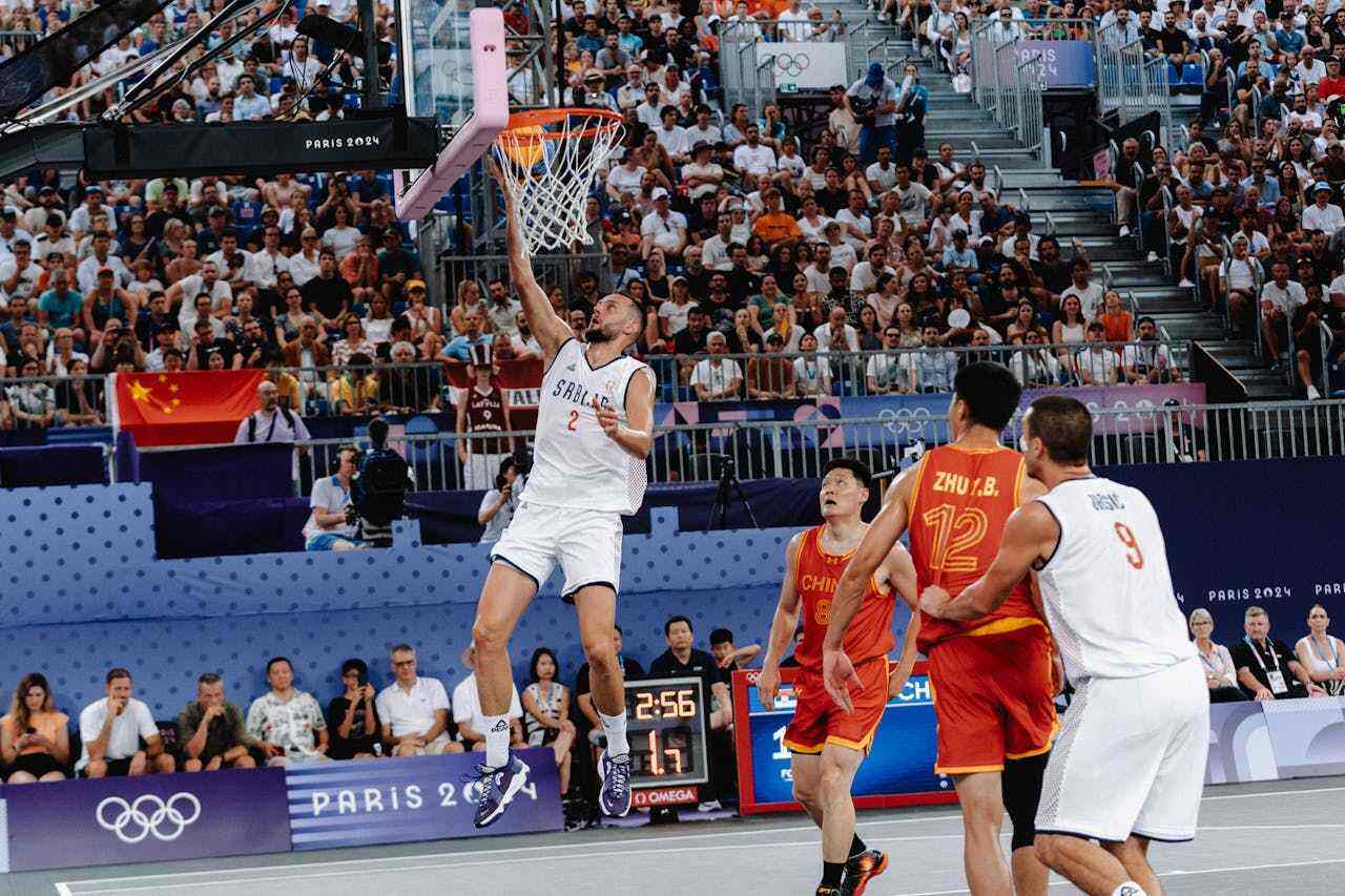 并在与中场 并在与中场